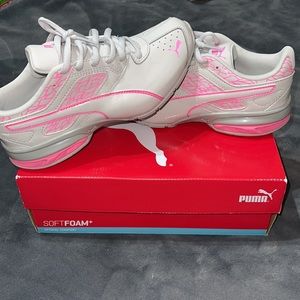 Girls puma shoes